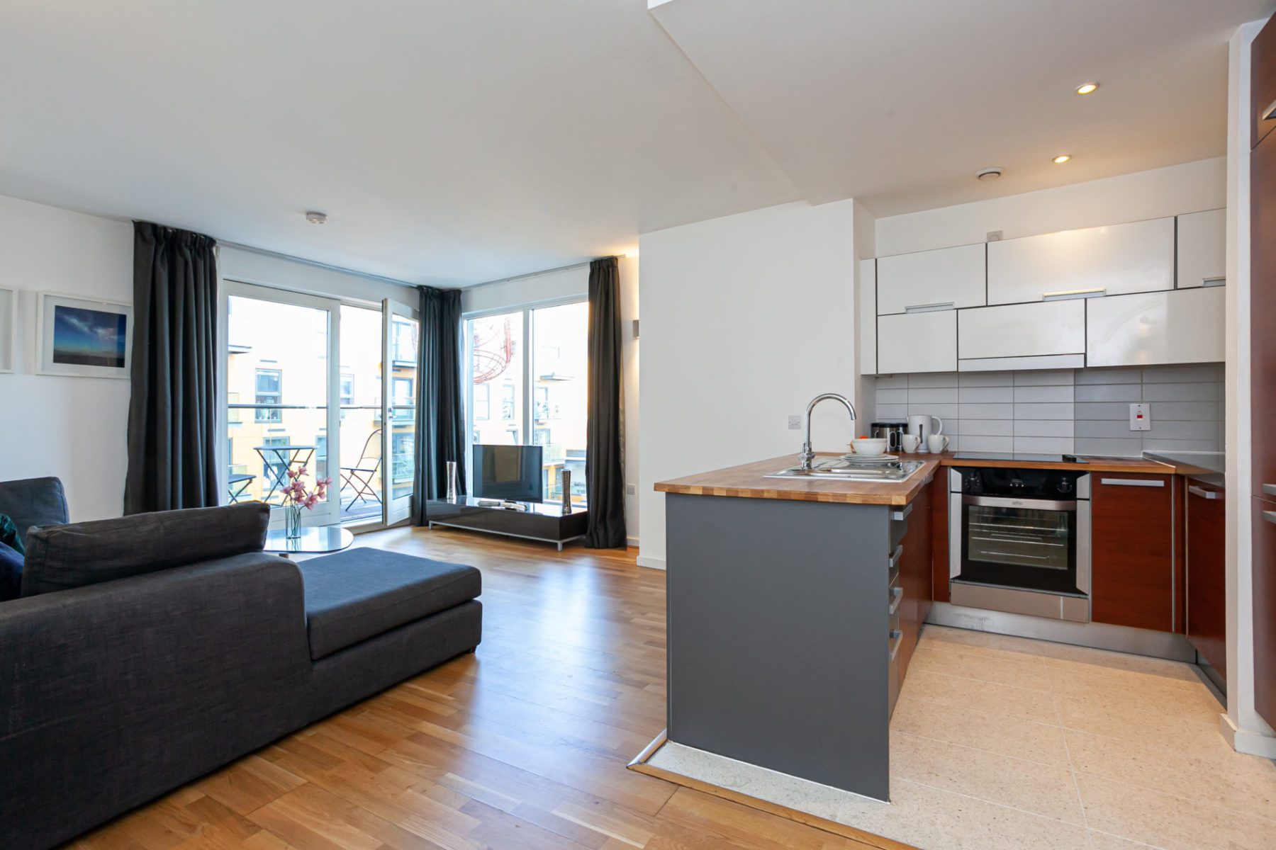 Manchester Two Bedroom Apartment in City Centre, kitchen and living room